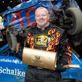 "TV total Stock Car Crash Challenge"  Ab 2005 veranstaltete Stefan Raab jährlich ein Stockcar-Rennen. Bei dem Wettbewerb traten zehn Teams in Gebrauchtwagen gegeneinander an und mussten verschiedene Strecken absolvieren. Drängeln und Auffahren war dabei ausdrücklich erlaubt. Die erste Ausgabe der Show sahen 2,82 Millionen Zuschauer, im November 2014 waren es nur noch 1,68 Millionen. Beim letzten "TV total Stock Car Crash Challenge" gewann Charlotte Roche, die Quoten waren allerdings noch schlechter.