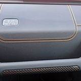 Carbon und Ziernähte, sowie...