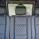 Ziernähte an den Sitzen zeichnen den Mercedes G 63 AMG Crazy Colour aus.