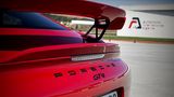 Porsche Cayman GT4