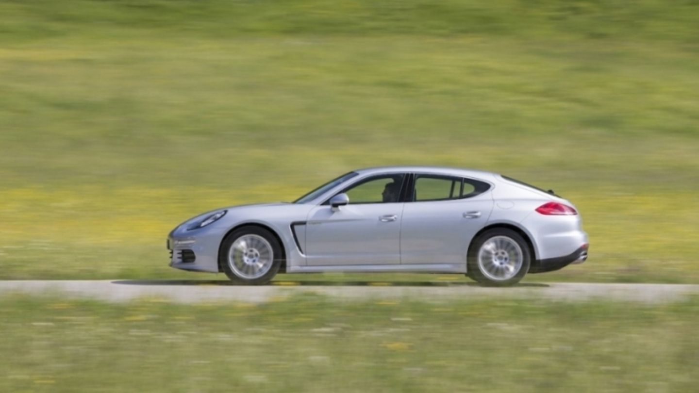 Porsche Panamera S E Hybrid 2013