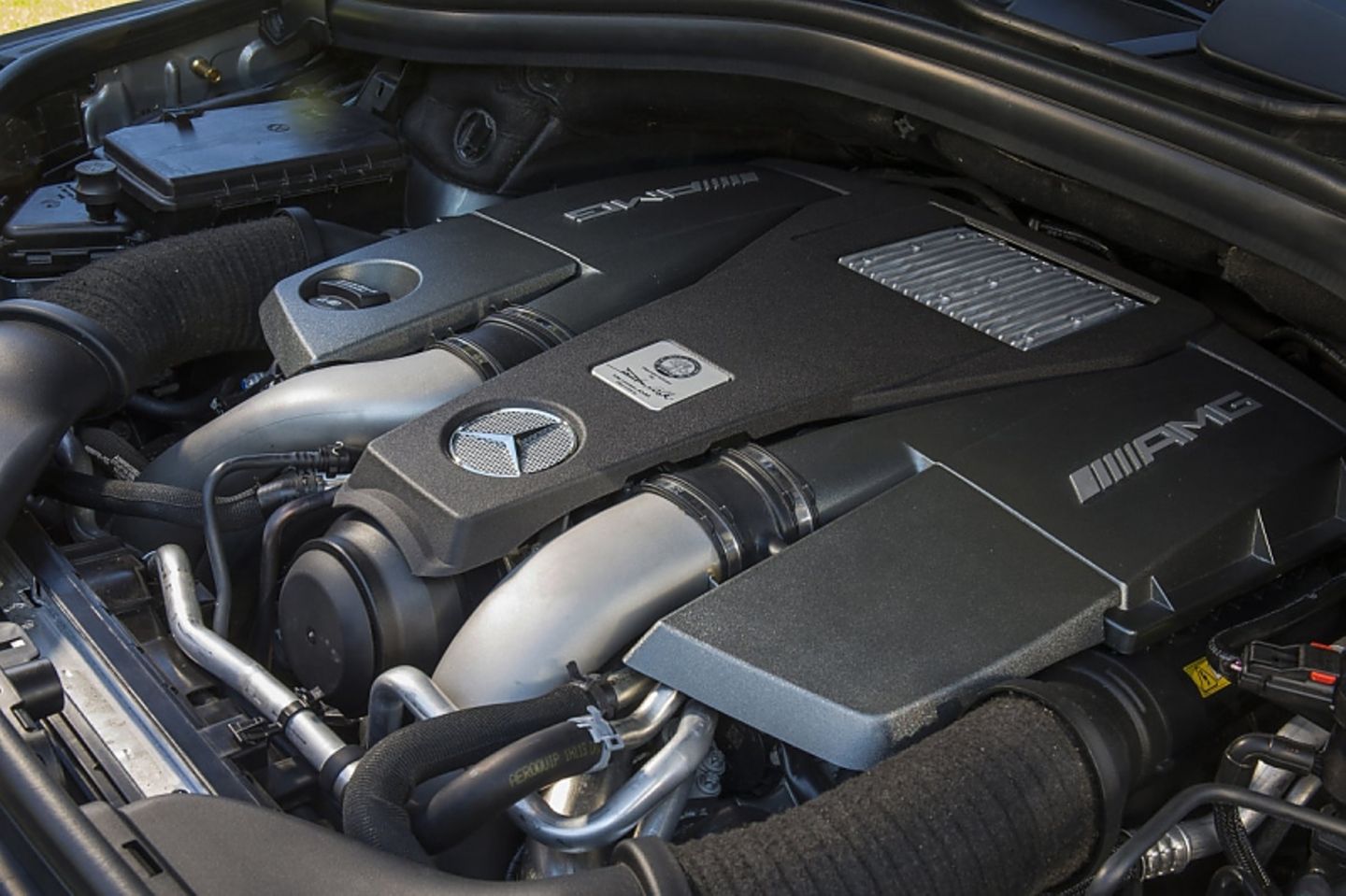 Der doppelt aufgeladene Achtzylinder des Mercedes GLE 63 S AMG Coupé leistet 585 PS und 760 Nm