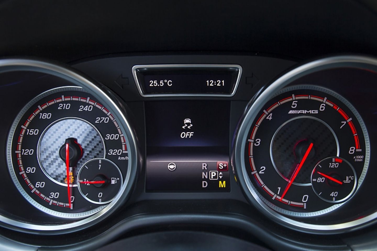 Mercedes GLE 63 S AMG Coupé - nach wie vor analoge Instrumente