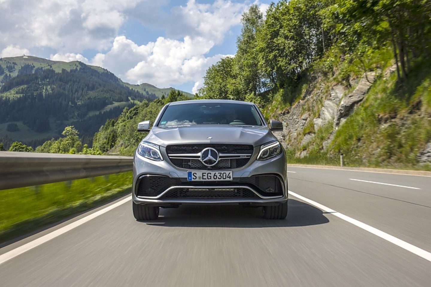 Mercedes GLE 63 S AMG Coupé - die Front macht einem im Rückspiegel Angst
