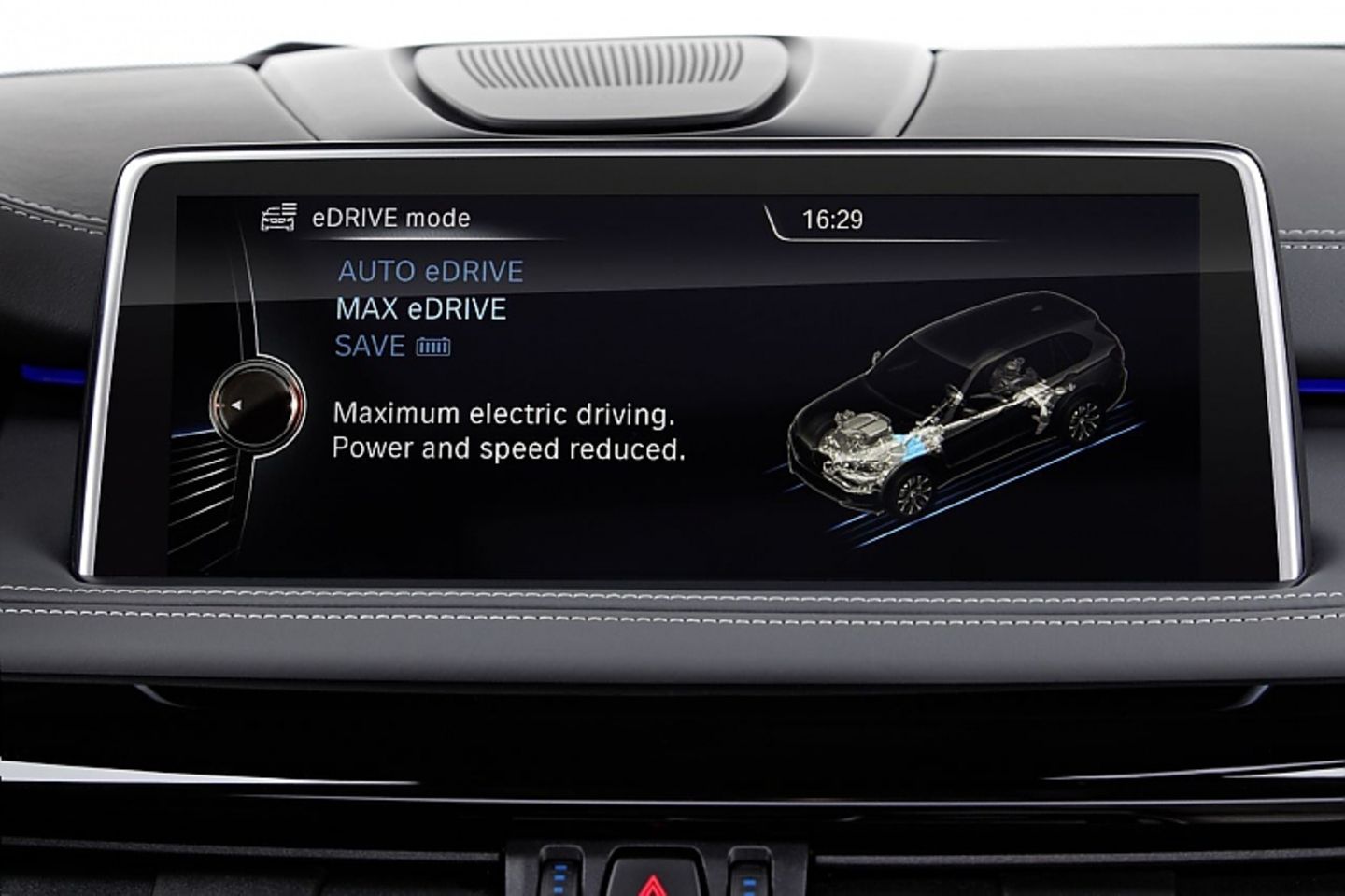 Im Fahrmodus Max eDrive wird möglichst lange rein elektrisch gefahren