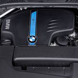 Der Vierzylinder Verbrennungsmotor hat 245 PS