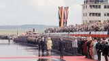Die Queen in Deutschland: Am 18. Mai 1965 kommt die Queen am Flughafen Köln-Bonn an und wird mit militärischen Ehren empfangen. Für Deutschland ist es der erste Staatsbesuch eines britischen Monarchen seit 1909.