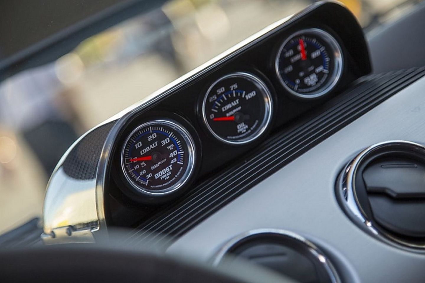 Mit den Rundinstrumenten hat der Fahrer alles im Blick