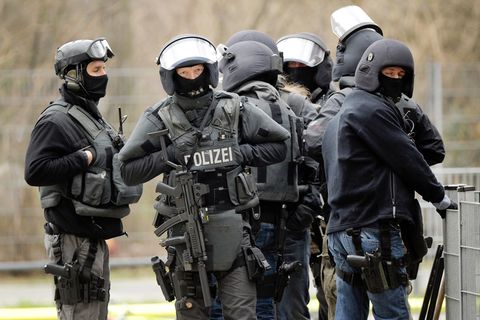 Beamte eines Spezialeinsatzkommandos