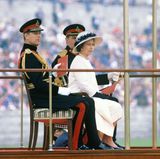 Die Queen in Deutschland: In Berlin nimmt die Queen am 24. Mai 1978 eine Parade zu Ehren ihres Geburtstages ab. Es ist das erste Mal, dass die Zeremonie außerhalb Londons stattfindet. Zudem hält die Monarchin an der Gedächtniskirche eine Ansprache vor 40.000 Menschen und macht einen Spaziergang auf dem Kurfürstendamm.