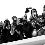 Der Anti-Paparazzo: Einer gegen viele.