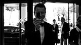 Der Anti-Paparazzo: Der Star ist nirgends sicher vor den Linsen: auch nicht in der Hotellobby