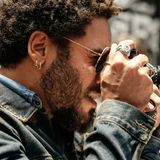 Der Anti-Paparazzo: Bis zum 1. August ist die Ausstellung "Flash" in der Leica Galerie in Wetzlar zu sehen. Die Fotos sind auch in einem Bildband bei Teneues erschienen.