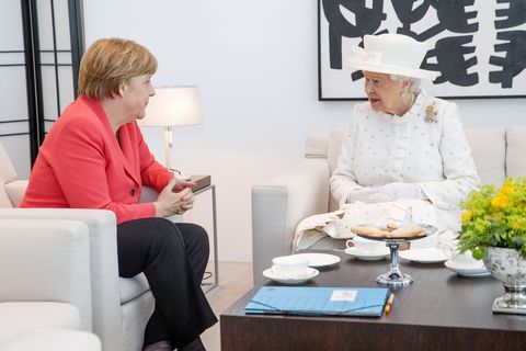 Die Queen und Angela Merkel beim Plausch im Kanzleramt.