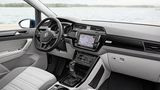 Das Cockpit ist im typischen VW-Design gehalten