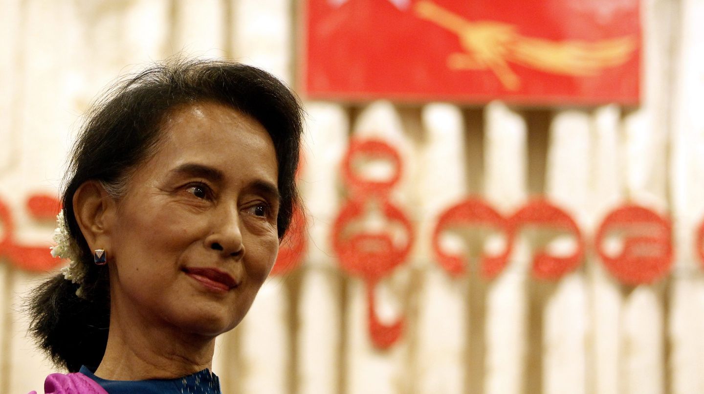 Myanmar war bis 2011 eine Militärdiktatur - bereits seit 1990 will die Friedensnobelpreisträgerin an die Macht