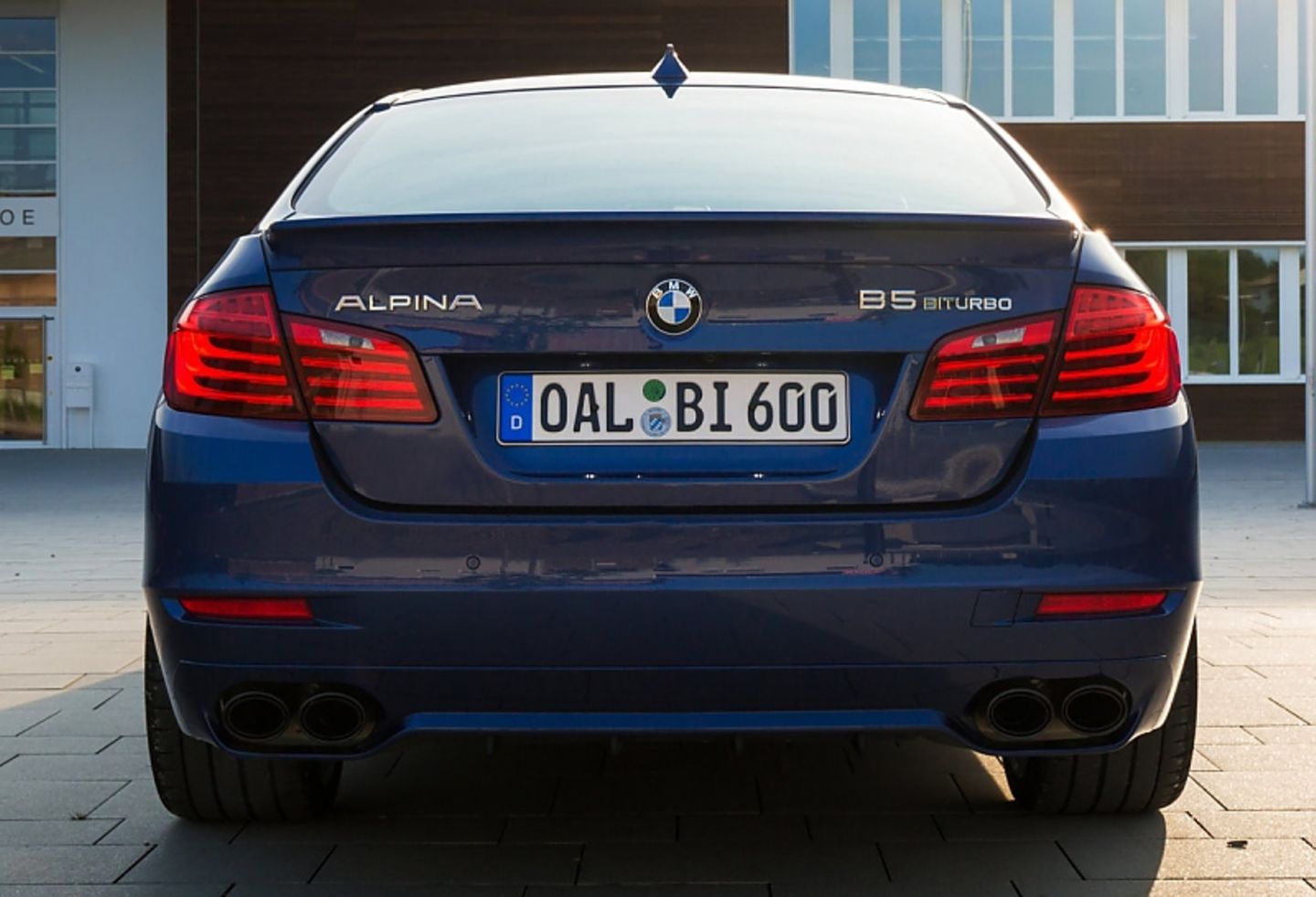 BMW Alpina B5 Edition 50 - von hinten sieht es schon kraftvoller aus