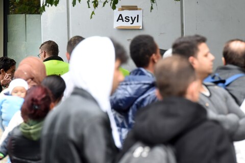 Deutschland nimmt 8000 Flüchtlinge auf