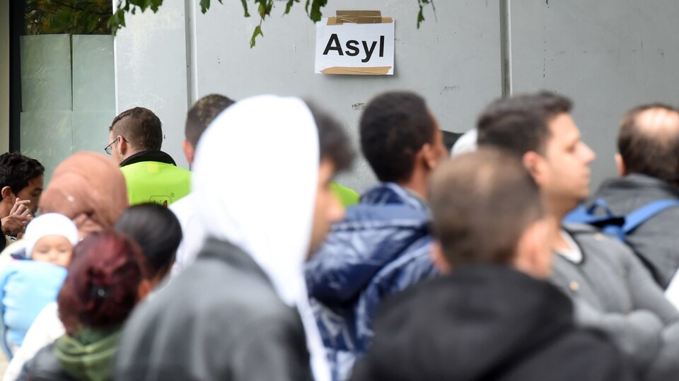 Flüchtlinge in Deutschland Deutschland nimmt 8000 Flüchtlinge auf