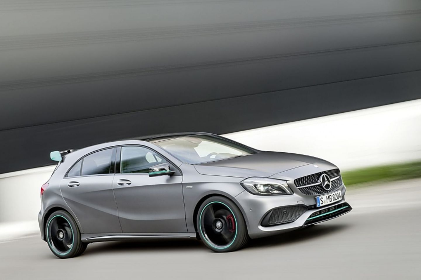 Die Mercedes A-Klasse Motorsport Edition ist natürlich silber lackiert