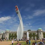 Die Central Feature vor dem House of Goodwood kommt dieses Jahr aus dem Hause Mazda.