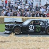 Ken Block ist auch mit seinem Ford Mustang Hoonicorn unterwegs.