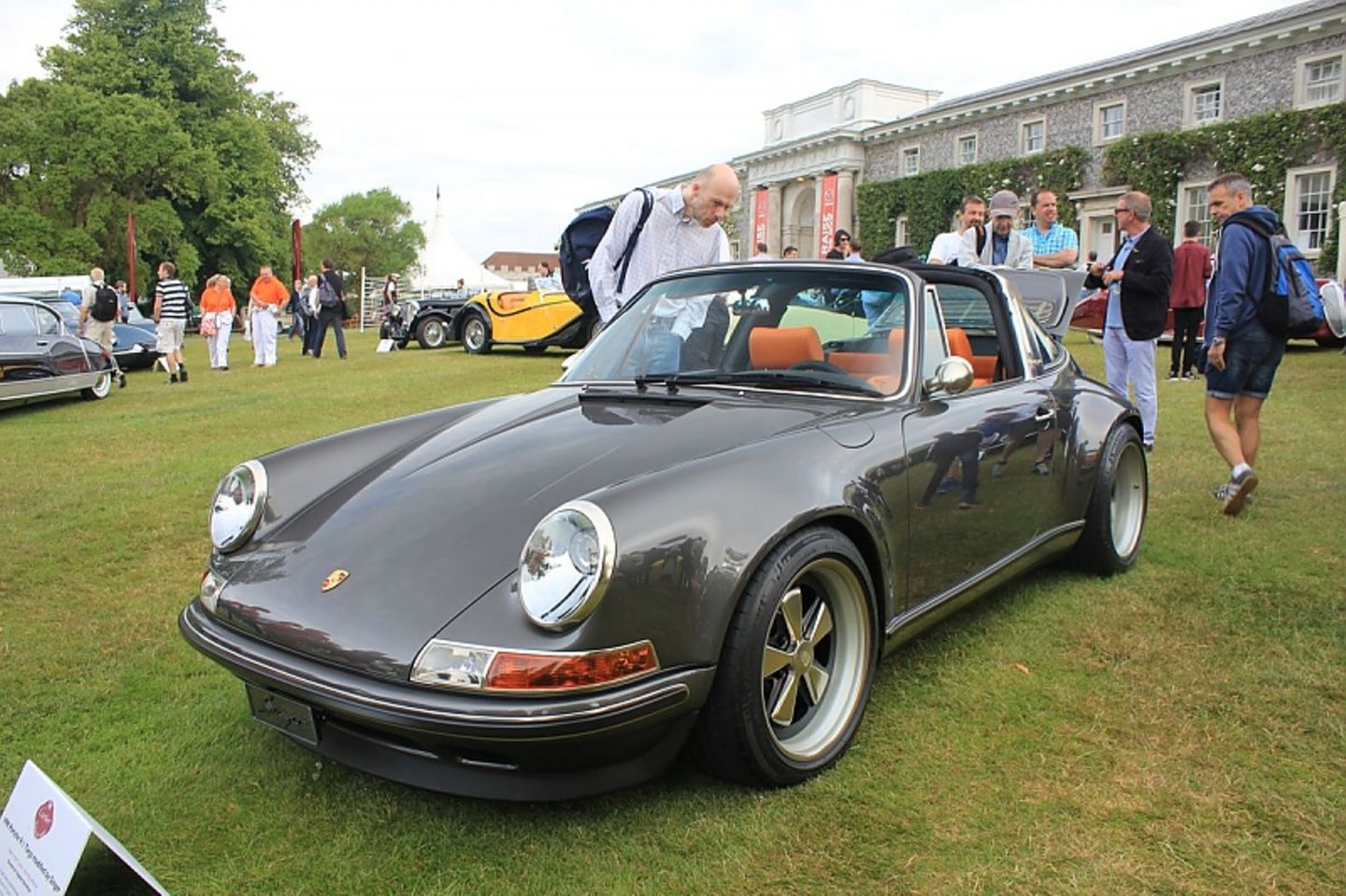Der Singer-Porsche targa ist ein echter Hingucker.