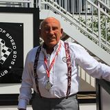 Sir Sterling Moss pilotiert dieses Jahr seinen SLR 722.