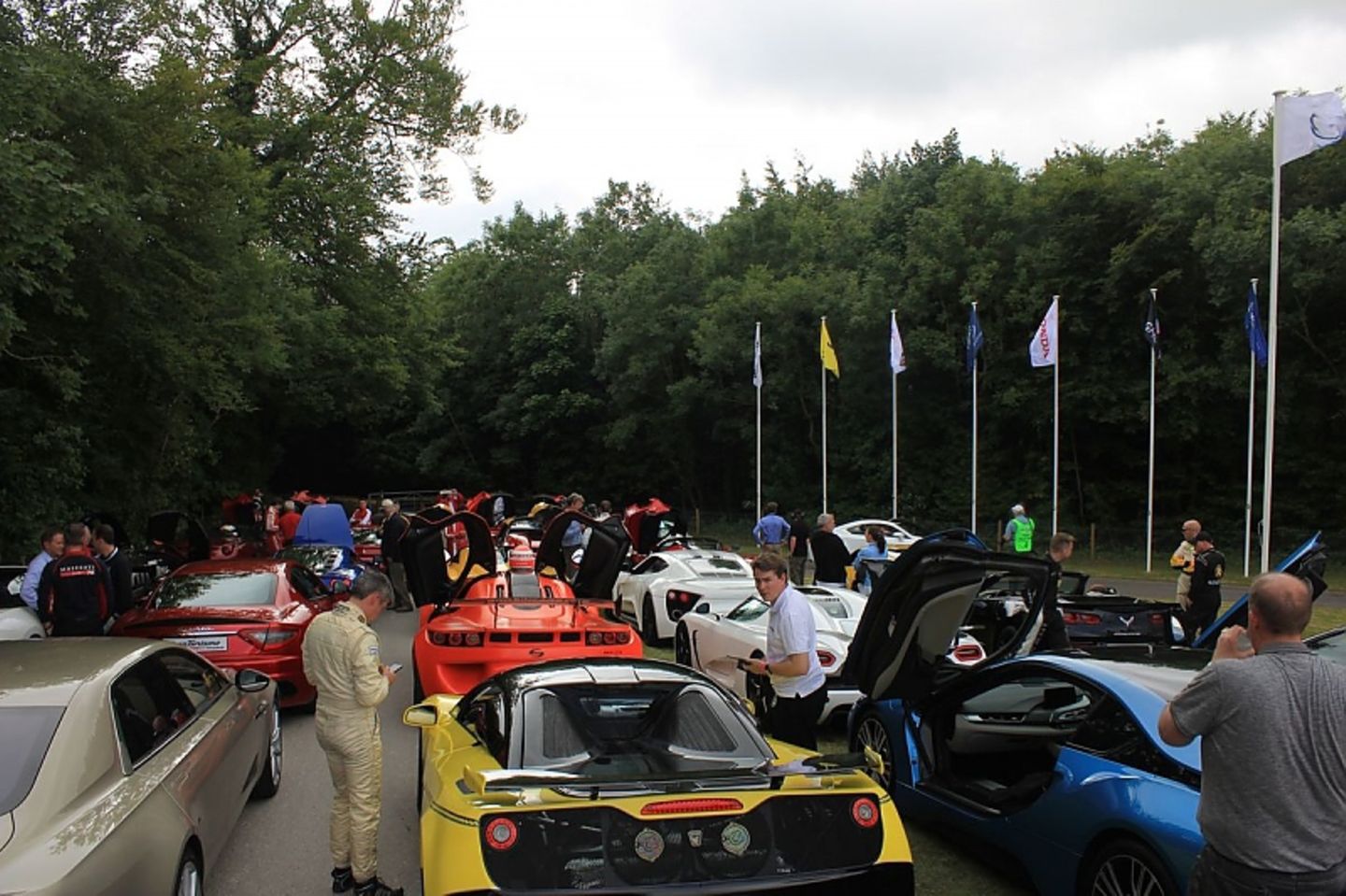 Der zwischenzeitlich teuerste Parkplatz der Welt beim Festival of Speed.