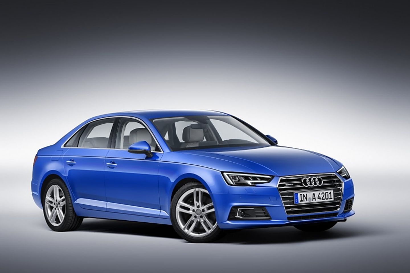 Audi A4 Limousine - das Basismodell wird von einem 150 PS starker Benziner angetrieben