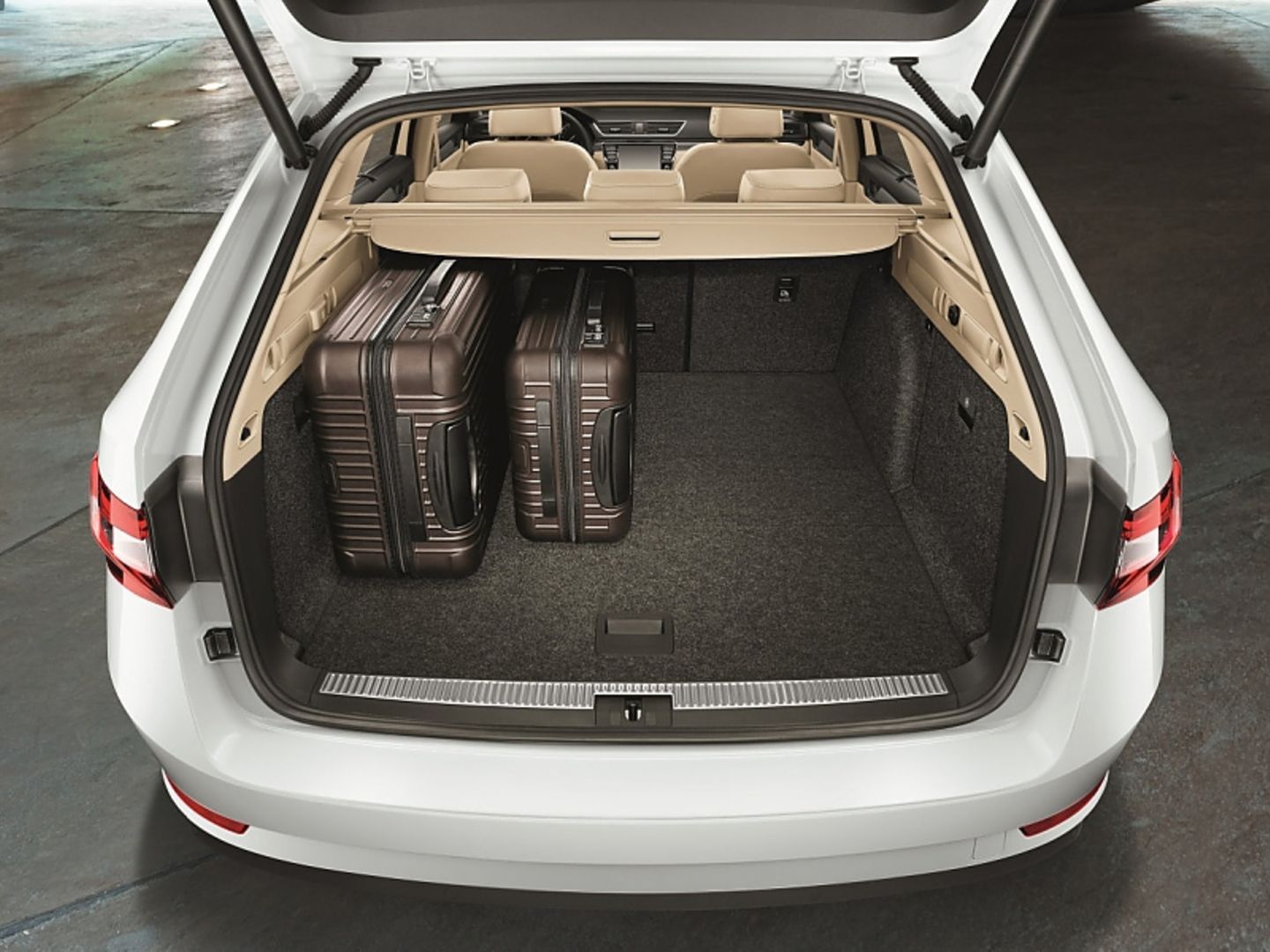 Skoda Superb 2.0 TDI Combi - jede Menge Platz im Laderaum