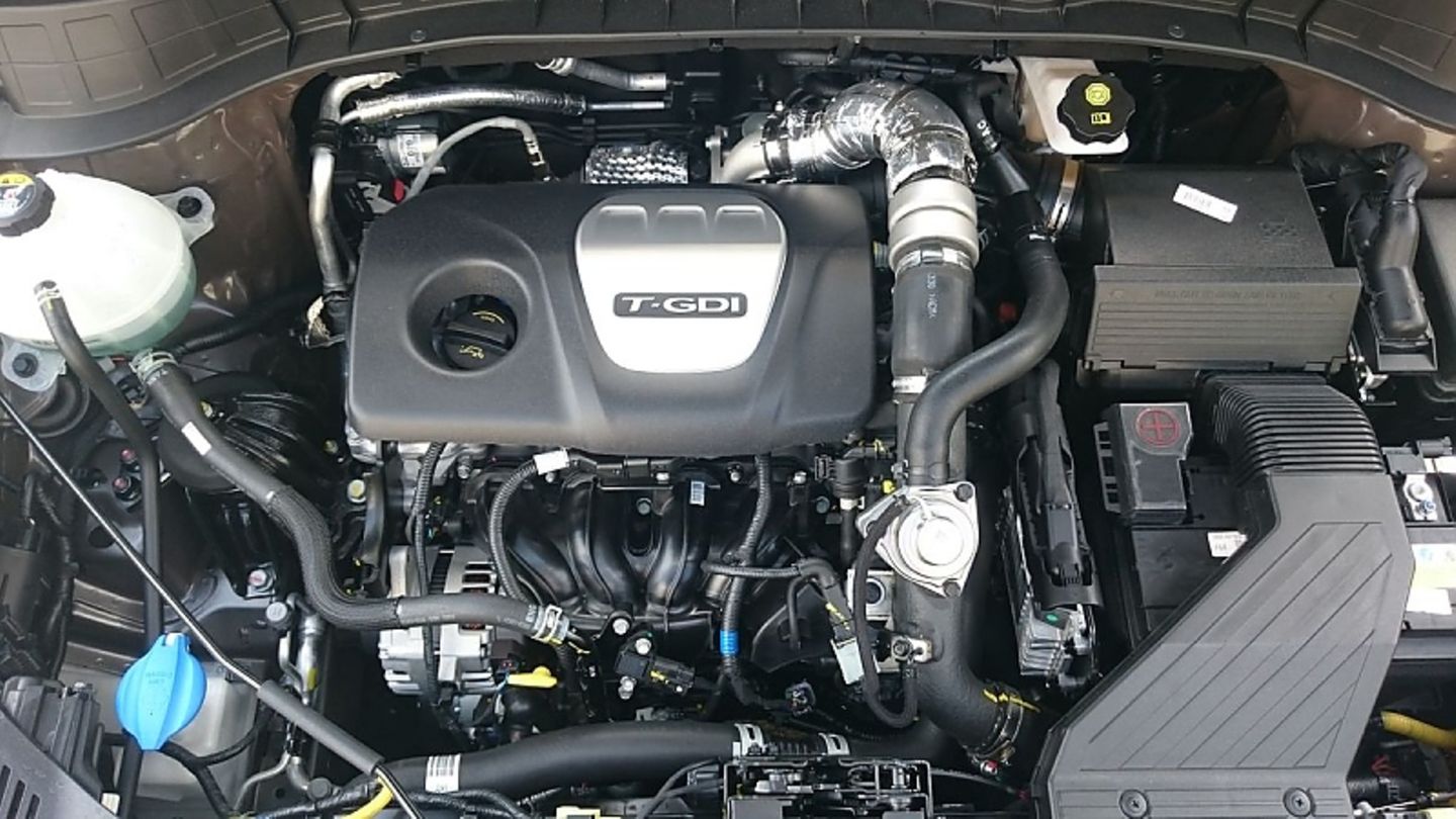 Der 1,6 Liter große Vierzylinder-Benzinmotor des Hyundai Tucson.