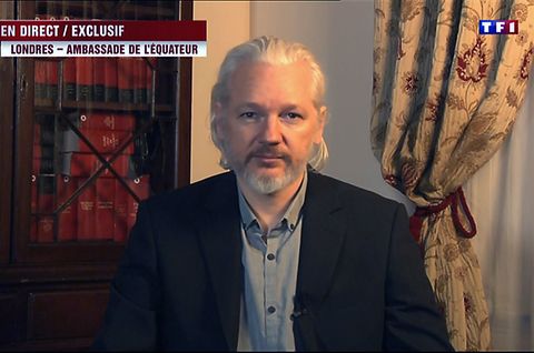 Wikileaks-Grüner Jullian Assange gibt im französischen Fernsehen ein Interview