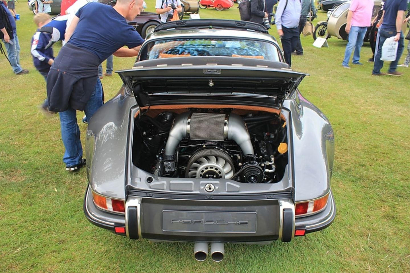 Der Motor hat 390 PS