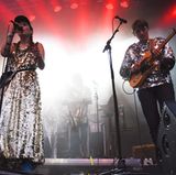 Broen spielte bereits am Sonntag. Die norwegische Band überzeugte mit Bühnenpräsenz und experimentellem Pop.