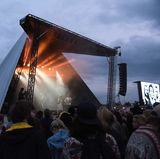 Seit 2014 ist Roskilde Rising ein Teil des Festivals. Es findet ausschließlich in den ersten Tagen statt und dreht sich um alles, das wächst und größer wird. Das betrifft nicht nur junge Bands und Nachwuchskünstler, sondern auch Ideen, deren Zeit noch kommen wird. Die Bühne wird bestimmt durch das Motiv der Pyramide.