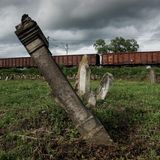 Umgestürzte Grabsteine