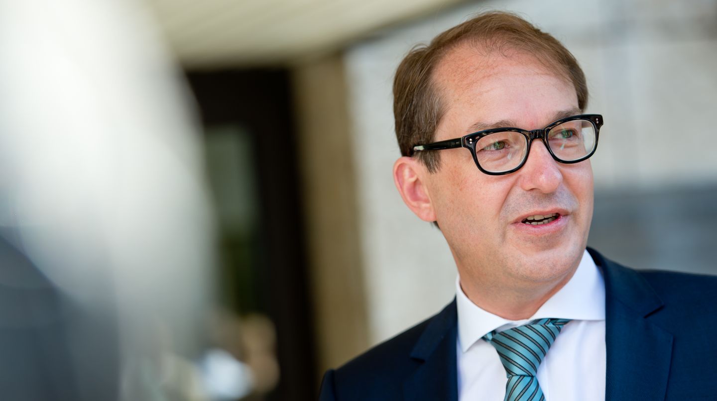 "Depressionen sind weit verbreitet und in den meisten Fällen gut heilbar", so Bundesverkehrsminister Alexander Dobrindt