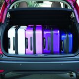 Dank der breiten Heckklappe (1.180 mm) und niedrigen Ladehöhe (650 mm) lässt sich der große Kofferraum besonders bequem beladen.