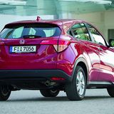 Der HR-V ist in der Grundausstattung serienmäßig mit einem 5-Zoll-LCD-Farb-Informationsdisplay in der Mitte der Armaturentafel s