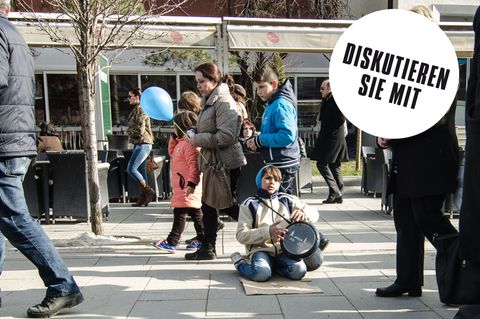 stern-Umfrage: Kindern sollte das Betteln verboten werden