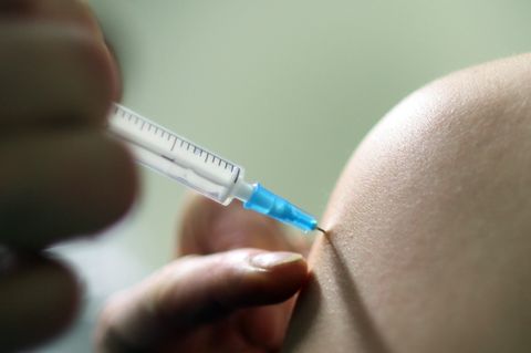 Ein Patient wird geimpft