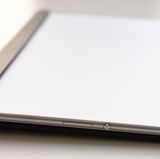 Das Xperia Z4 Tablet von Sony mit angedockter Tastatur