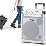 Zu heiß in der Bude? Nehmen Sie die Party doch einfach mit nach draußen! Mit dem "City-Rocker" geht Ihre Musik dahin, wo Sie hingehen. Dabei hat der kleine Kasten ganz schon Power: 100 Watt Leistung spielt Musik vom Handy oder MP3-Player, die per Bluetooth oder Kabel übertragen wird. Ein Mikrofon oder ein Instrument lassen sich auch an den Lautsprecher anschließen. Nach sechs Stunden an der Steckdose soll der "City-Rocker" bis zu zwölf Stunden Musik abspielen können. Da darf die nächste Party auch mal etwas länger dauern! Kaufen kann man die kleine Musikbox hier.