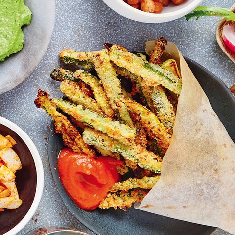 Zucchini-Fritten in der Tüte