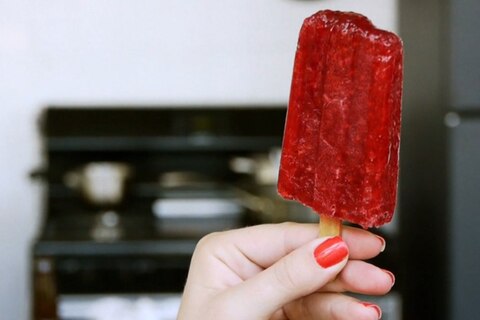 Fruchtiges Bier-Eis am Stiel