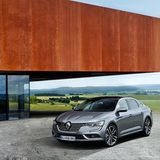 Die sichelförmigen Verlängerungen des Tagfahrlichts fallen sofort ins Auge