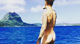 Justin Bieber nackt auf einem Boot