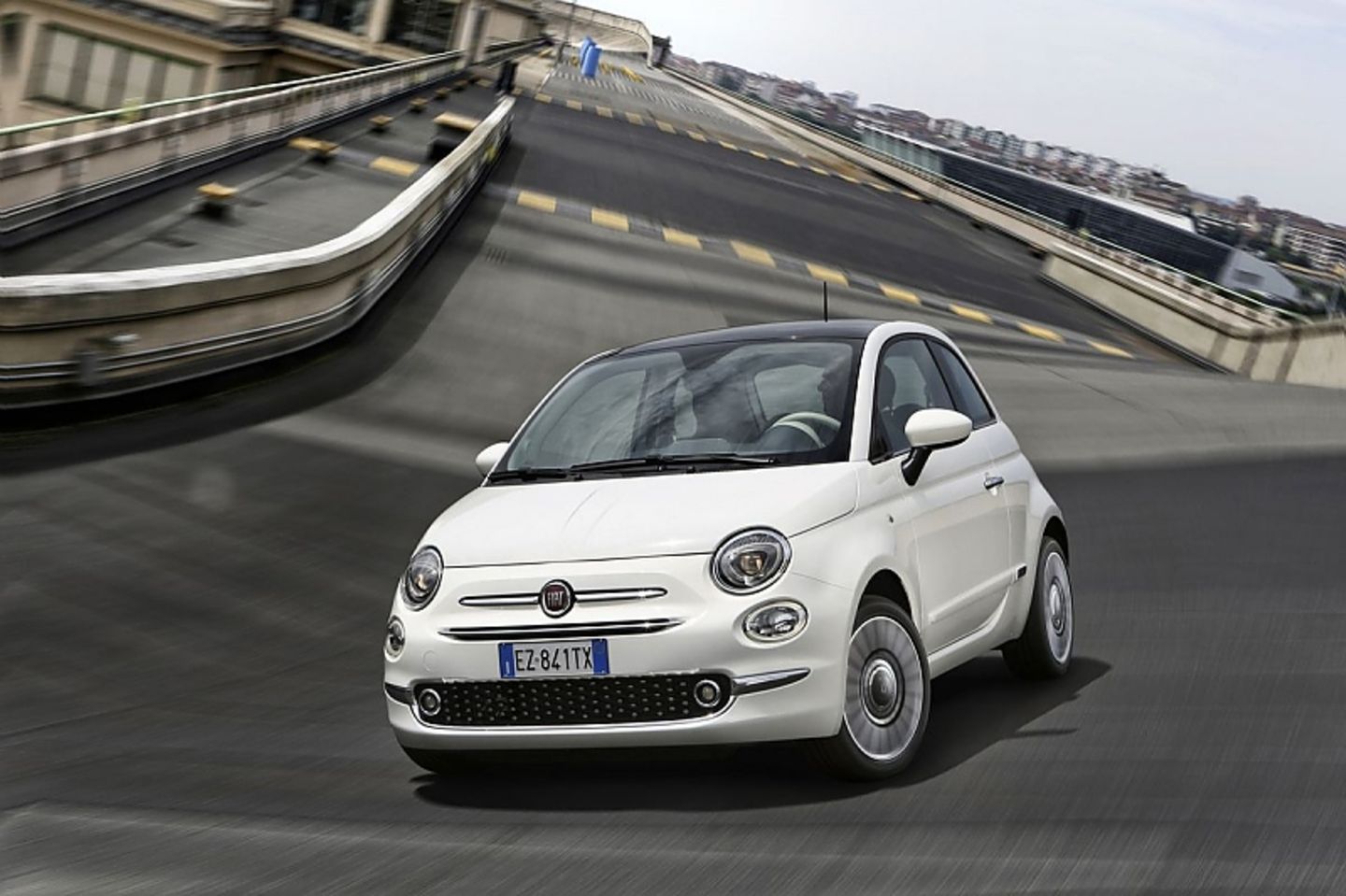 Der neue Fiat 500 ist genau 3.571 Millimeter lang,...