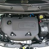 Der 0,9 Liter kleine TwinAir-Zweizylinder-Benzinmotor des neuen Fiat 500.
